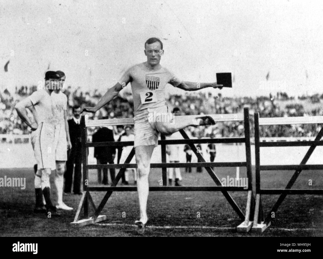 Smithsons (USA) gagnante de 110 mètres haies en 15 secondes aux Jeux Olympiques de Londres 1908 Banque D'Images
