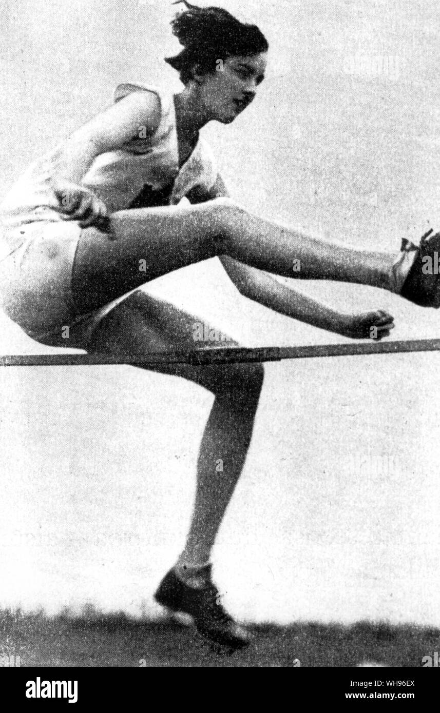 Ethel Catherwood (Canada) Saut en hauteur aux Jeux Olympiques d'Amsterdam en 1928. Banque D'Images