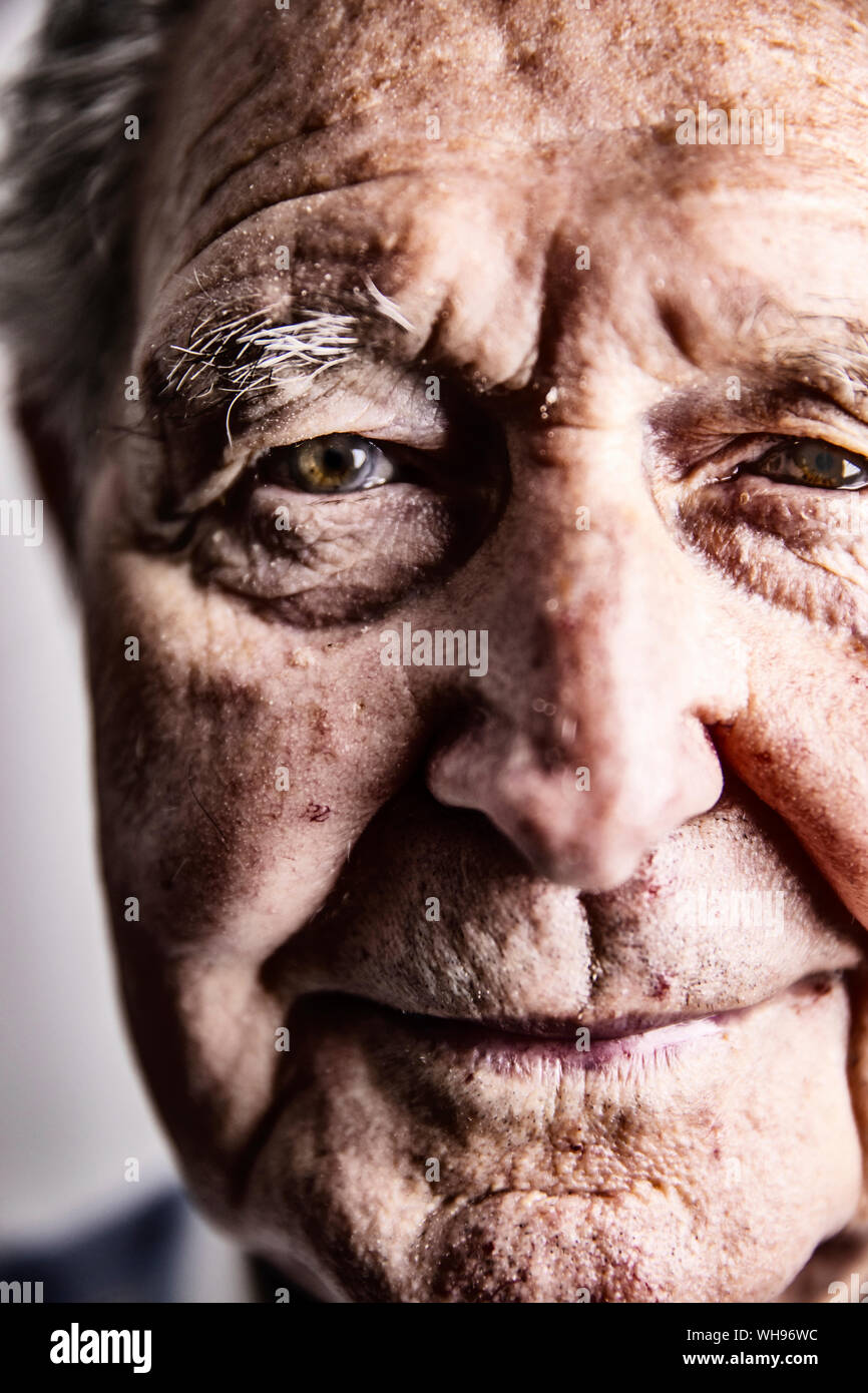 Portrait of senior man, close-up Banque D'Images