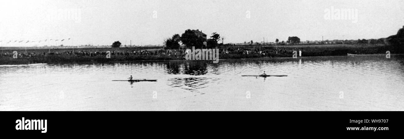 France, Paris, 1924 Jeux Olympiques : crânes unique la concurrence. L'aviron Jack Beresford (Grande-Bretagne) remporte la médaille d'or.. . Banque D'Images