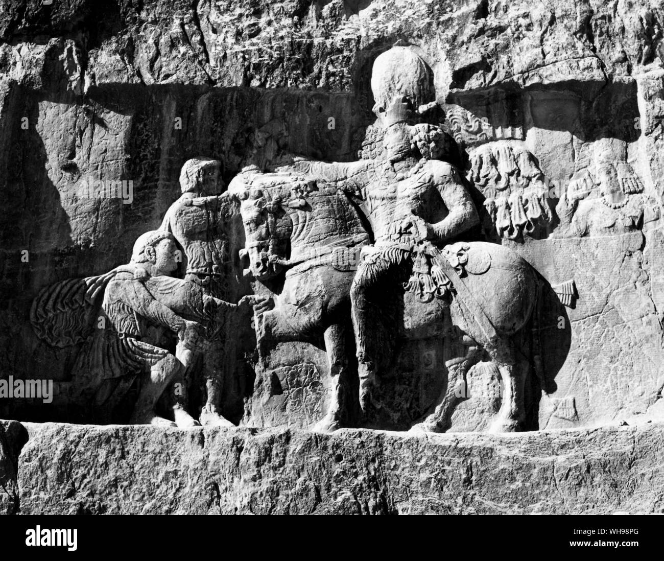 Warfare/Iran. Soulagement à Nagsh-e-Rustan près de Persépolis, représentant Shapur recevant la soumission de l'empereur Valérien.. Banque D'Images