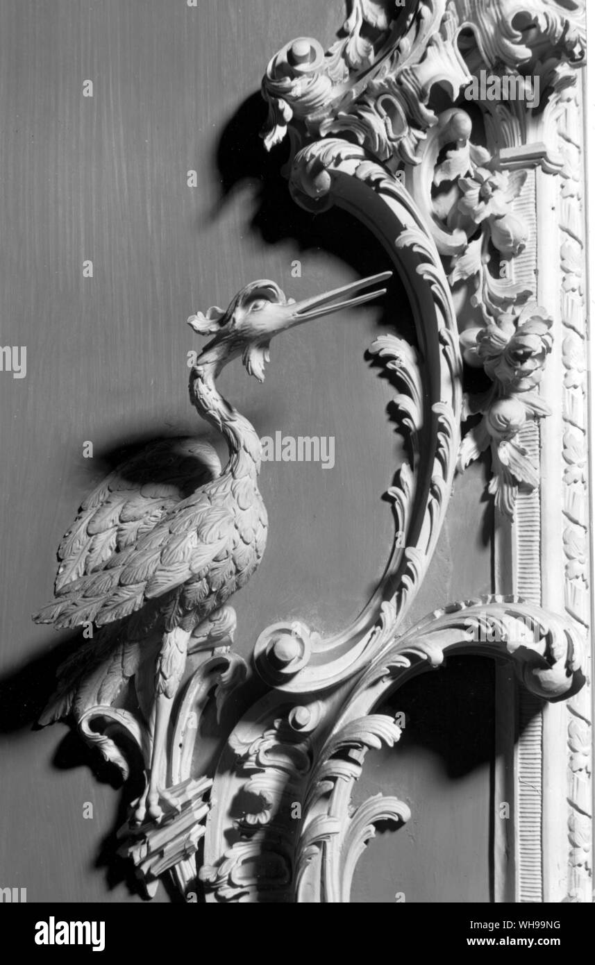 La salle chinoise de Claydon House par Lightfoot, terminé en 1769. Le détail montre la hoho oiseau (voir également illus. 8), dans le style de Thomas Johnson (p. 122). Le mobilier en rotin est semblable à celui dessiné par Sir William Chambers (voir p. 126). Banque D'Images