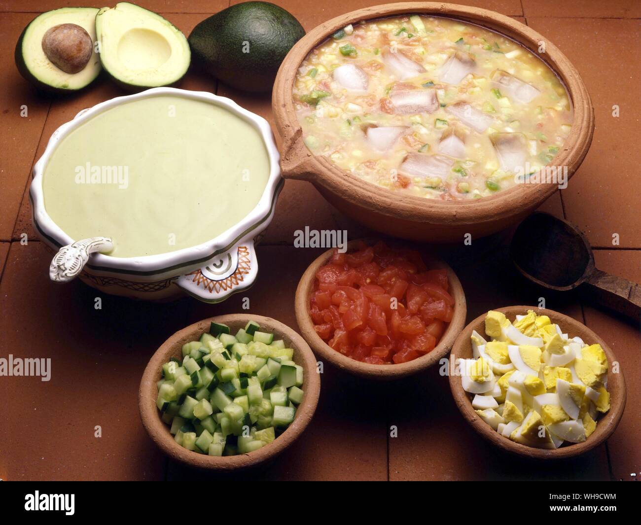 Avocardo crème Soupe Gazpacho de quille Banque D'Images
