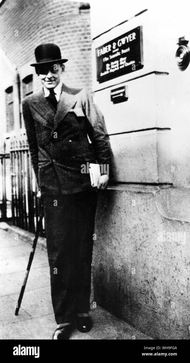 T. S . Eliot (1888-1965), né aux États-Unis, poète, dramaturge et critique. Il a vécu à Londres à partir de 1915. Né Thomas Stearns Eliot. hors de Faber & Gwyer Mars 1926 Banque D'Images