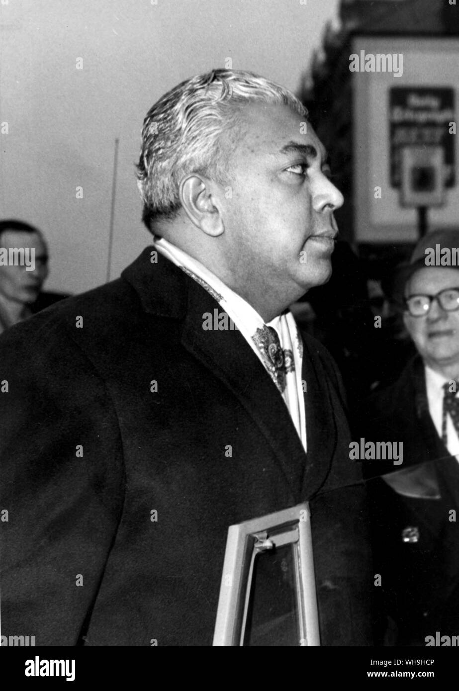 15 Janvier 1967 : Le Dr Emil Savundra, qui fait face à des accusations de fraude involvong plus de £500,000 en liaison avec le feu La Compagnie d'assurance auto. Banque D'Images