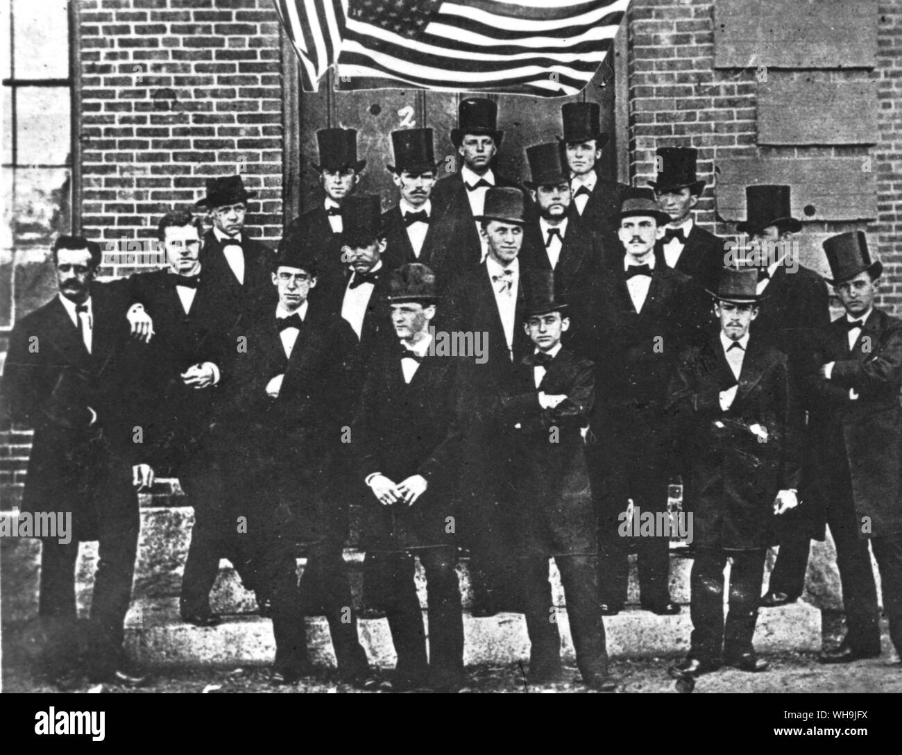 Comstock délégation à l'assemblée législative du Nevada terrotial dernière assemblé 12 janvier 1864. Mark Twain choisi gouverneur de la troisième maison. Joseph T Goodman. Steve Gillis. Willliam Claggett. Jack Simmons . Plus tard dans la vie bien connu des journalistes et des rédacteurs Banque D'Images Comstock délégation à l'assemblée législative du Nevada terrotial dernière assemblé 12 janvier 1864. Mark Twain choisi gouverneur de la troisième maison. Joseph T Goodman. Steve Gillis. Willliam Claggett. Jack Simmons . Plus tard dans la vie bien connu des journalistes et des rédacteurs Banque D'Images