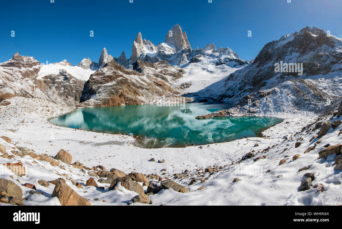 Mont Fitz Roy passant de Lago de los Tres, Parc National Los Glaciares, UNESCO World Heritage Site, El Chalten, Patagonie, Argentine, Amérique du Sud Banque D'Images