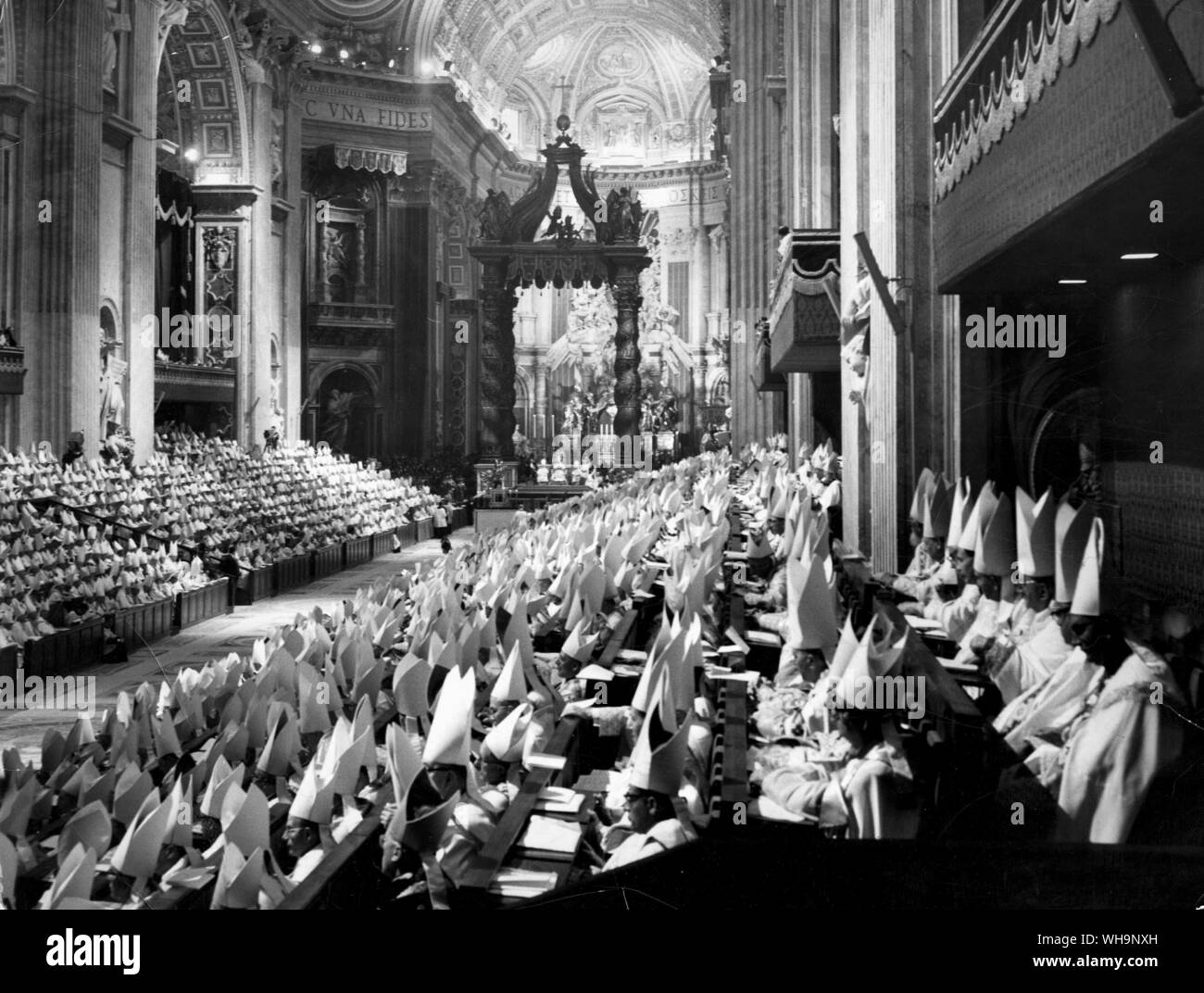11 Octobre 1962 : Cérémonie d'ouverture du Concile Vatican ii dans la Basilique Saint-Pierre. Près de 3000 évêques présents. Banque D'Images