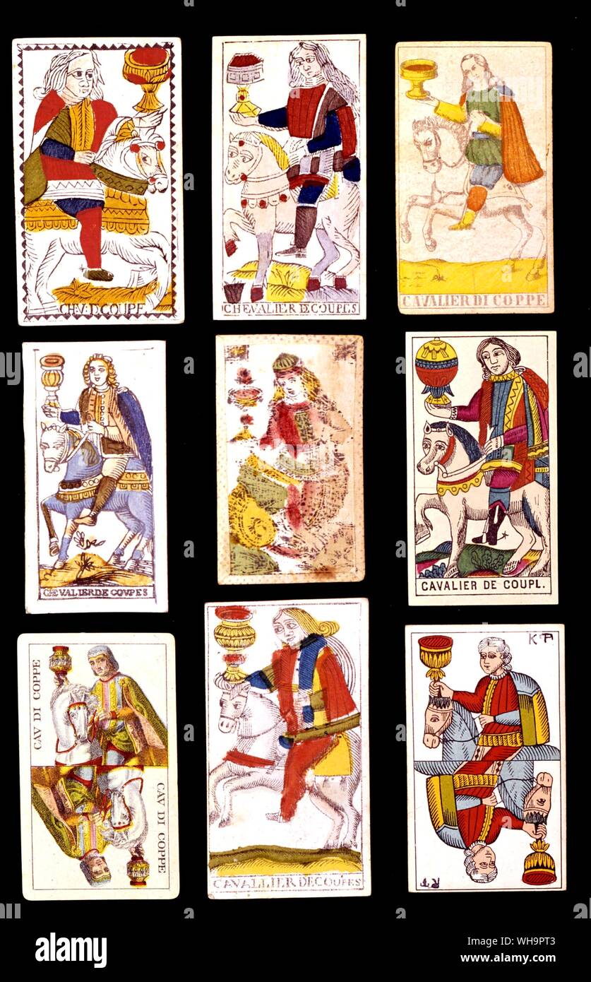 Les Chevaliers de tasses de 9 packs différents - de gauche à droite, vers le bas de Galler Bruxelles, 1740 ; Anonyme, Suisse, début xixe siècle, Béranger de Nice, c.1832 ; Valla de Trieste, 1750 ; anonyme florentin, 1650 ; Muller, Suisse, 1930 ; Annannino de Gênes, 1887 ; Renault de Besançon, 1800 ; et de Grimand Paris, 1900 Banque D'Images
