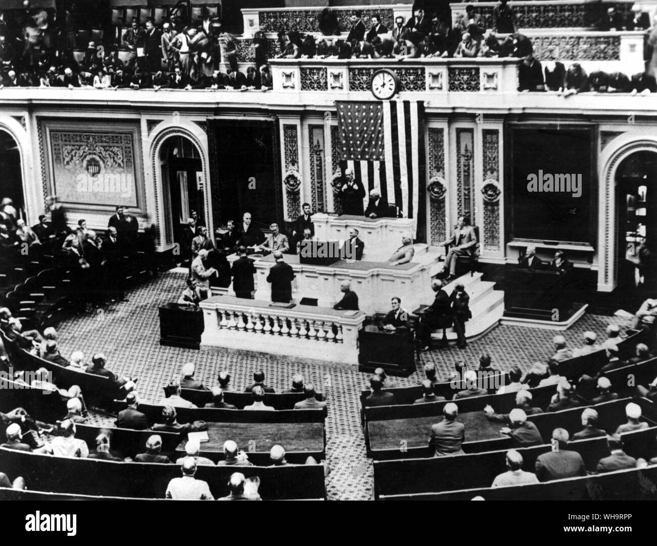 16 Octobre 1929 : Ramsay MacDonald de faire ses discours émotionnel pour le sénat américain. Il était accompagné de sa fille, Ishbel et Sir Esme et Lady Howard. Sur la droite est membre du Congrès, J.R. Tilson. Banque D'Images