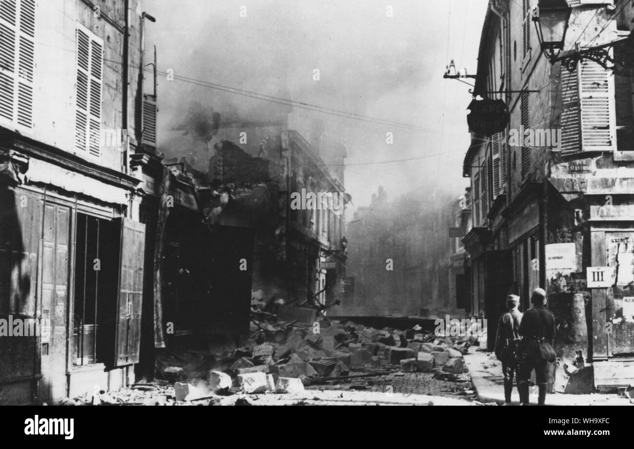WW1 : Bataille de Soissons et Reims. Ruines couvant à Soissons, qui fut capturé par les Allemands 0n 29 mai 1918. Banque D'Images
