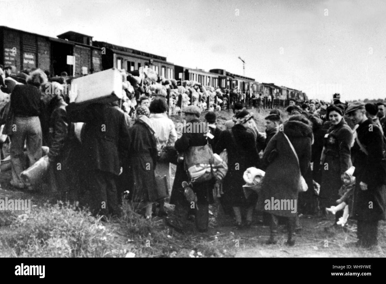 WW2 : Déportation des juifs néerlandais. Attendre les trains à destination des camps de concentration. Banque D'Images