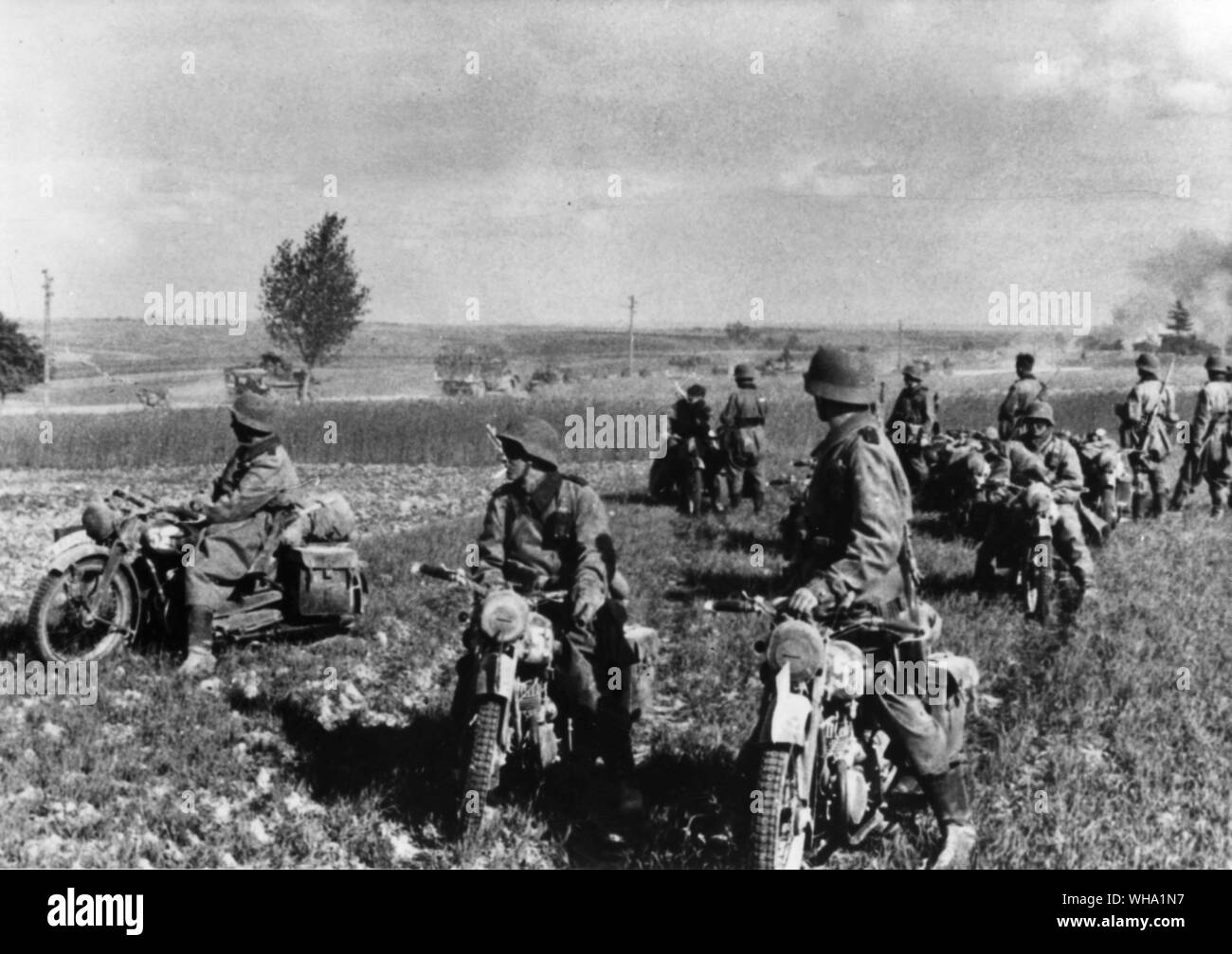 Cavaliers et motocyclistes allemands en France en 1940 WW2