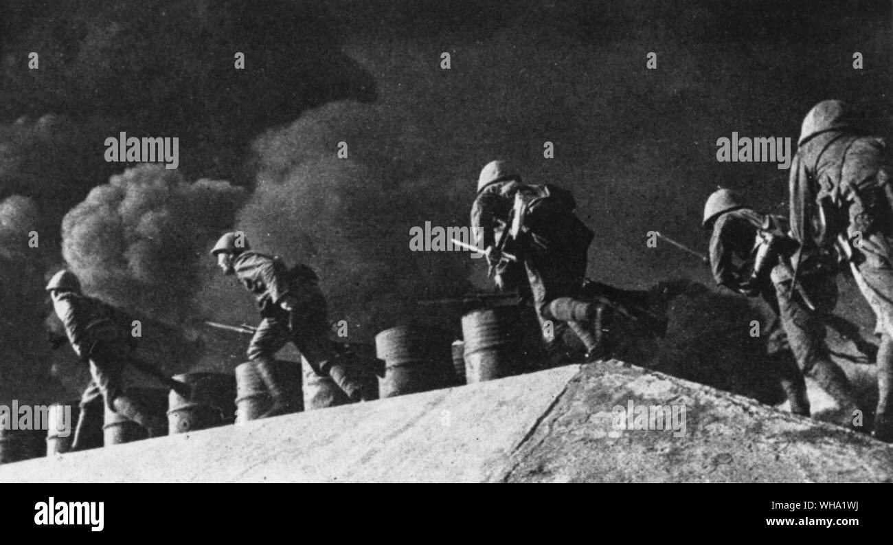 WW2 : frais de débarquement Japonais à Hong Kong, décembre 1941 7e, le même jour que l'attaque de Pearl Harbor. Banque D'Images