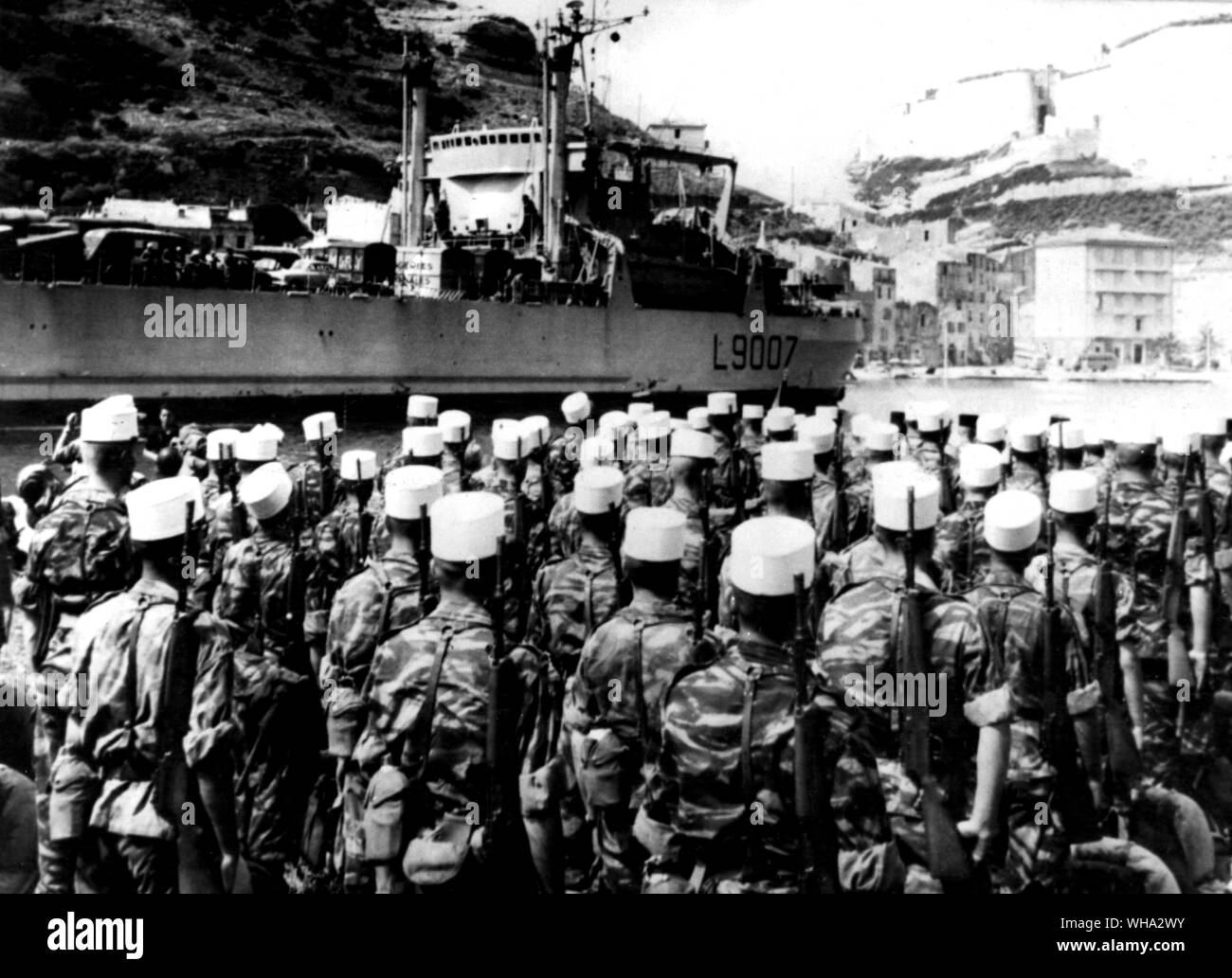 25 Juin 1960 : Légion étrangère française du premier bataillon de ligne après avoir débarqué à Bonifacio, Corse du Sud. Banque D'Images