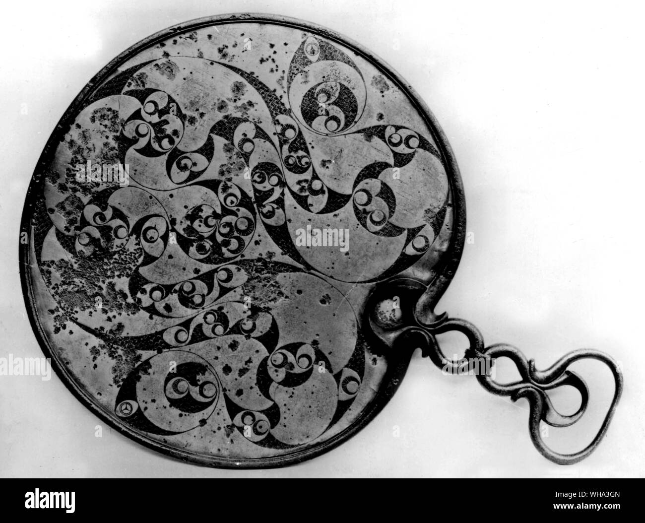 Âge du Fer britannique : l'Desborough miroir. Décorées arrière d'un miroir en bronze à Desborough. Banque D'Images