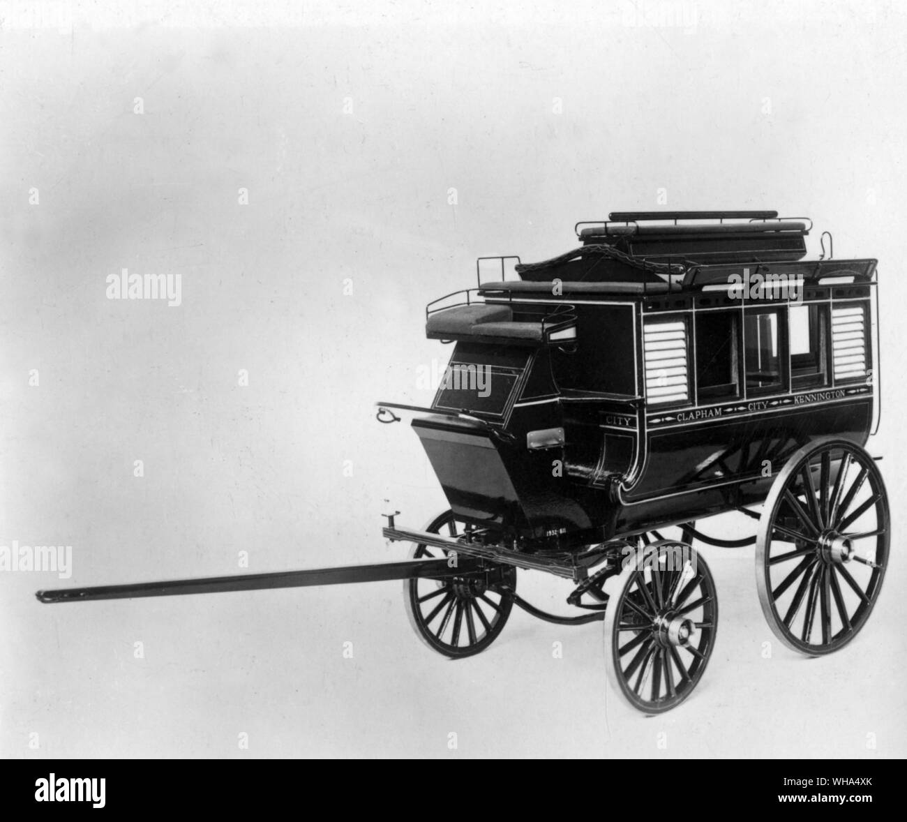 Knifeboard utilisé Omnibus à Londres en 1855. Dessiné par 2 chevaux et pouvait transporter 12 personnes à l'intérieur et l'extérieur 15 Banque D'Images
