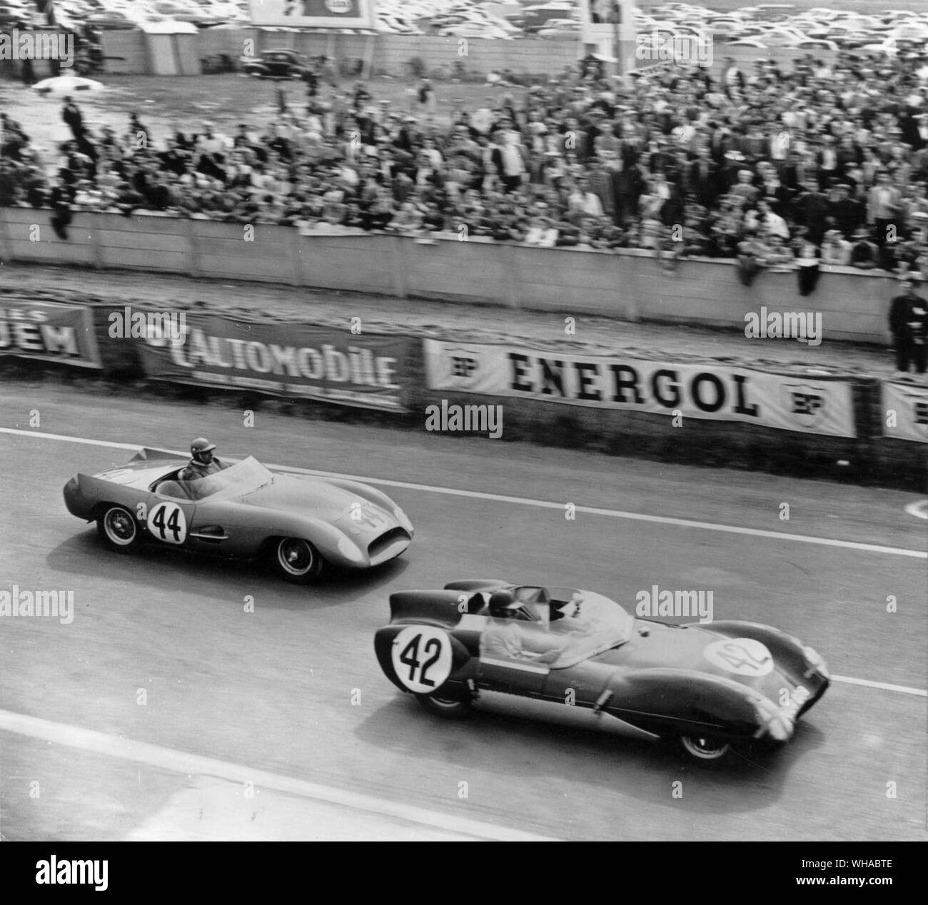 Bataille de la 1100's Stanguellini No44 et No42 de Lotus au Mans en 1957 Banque D'Images
