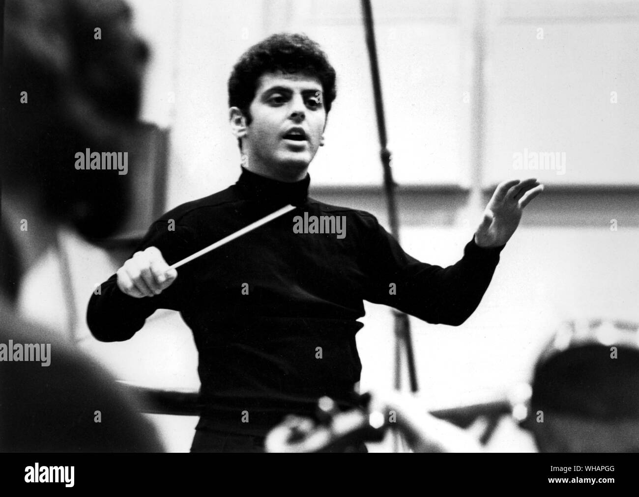 Daniel Barenboim. Pianiste et chef d'orchestre. . . Daniel Barenboim, née à l'Argentine (israélien). directeur musical de l'Orchestre de Paris 1975-1989 génère. directeur musical de l'Orchestre symphonique de Chicago 1991 Banque D'Images