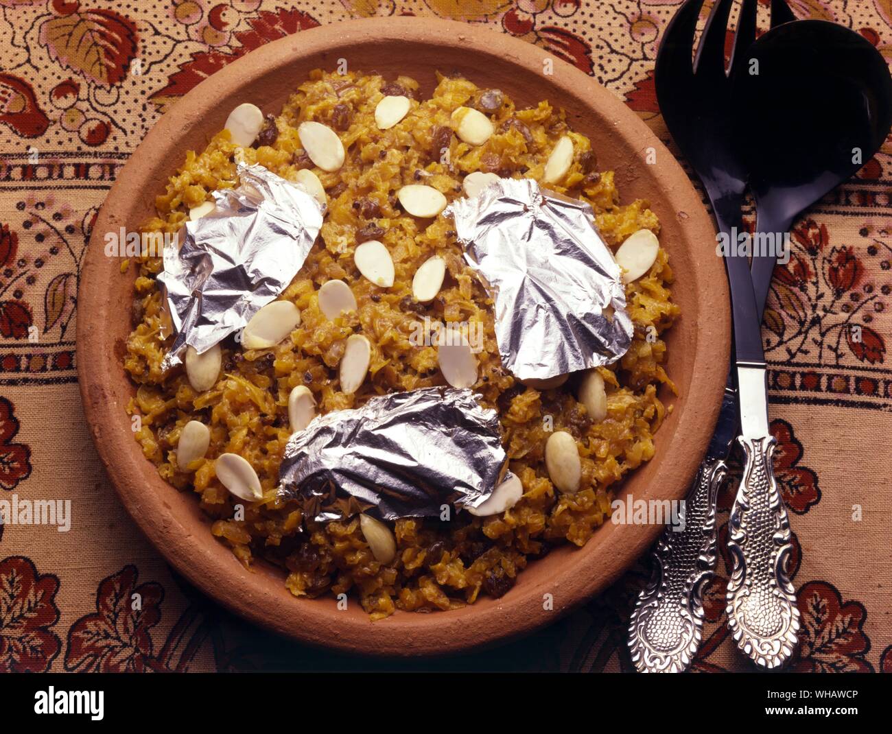 Cuisine internationale par Robin Howe. Le halva de carottes.. Halva Gajjar, au Pakistan. Banque D'Images