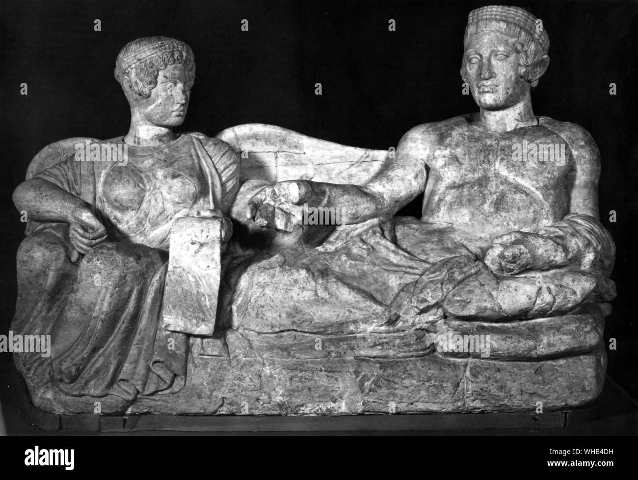 Sculpture de étrusques 5ème siècle montrant l'influence grecque. Banque D'Images