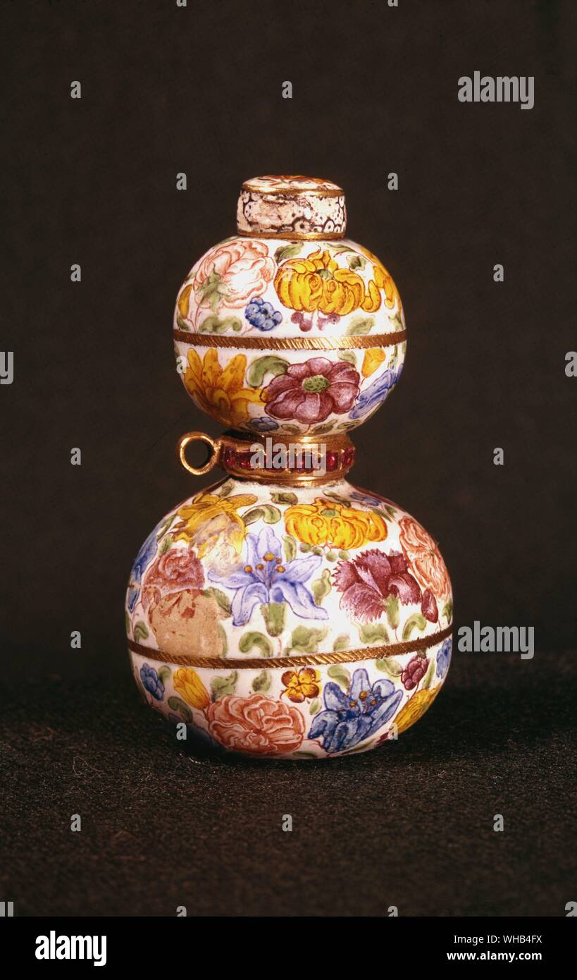 Bouteille de parfum allemand 17ème siècle : l'émail Double gourd avec motif floral peint Banque D'Images