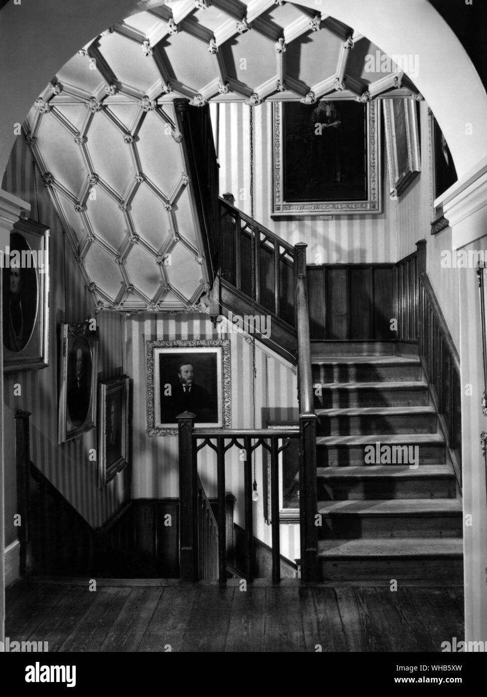 La Grande-Bretagne hantée.. L'Escalier Hughenden Manor, Bucks. Disraeli's House Banque D'Images