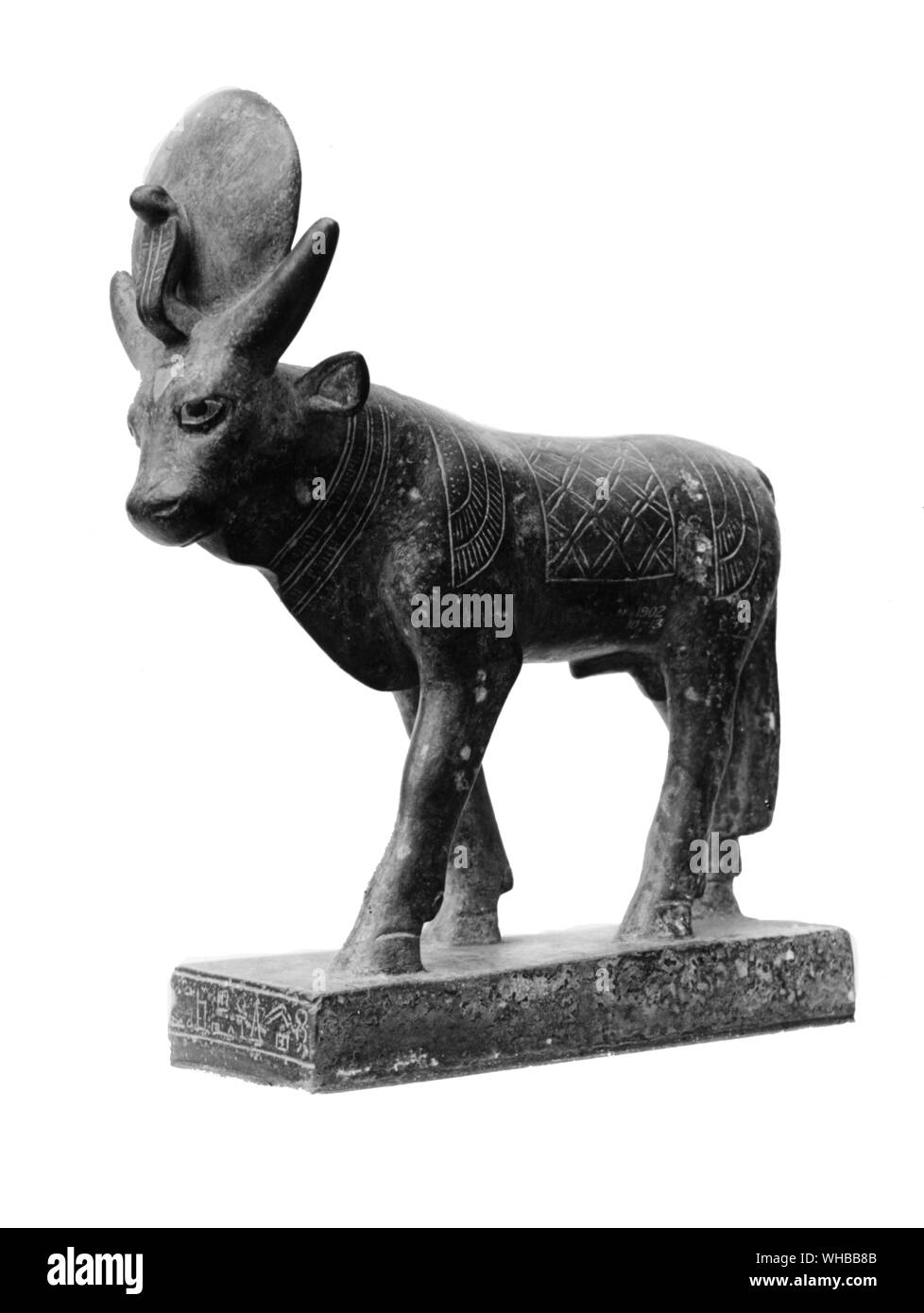 Statue de taureau Apis , mythologie égyptienne , bull déité vénérée dans la région de Memphis , Égypte Banque D'Images