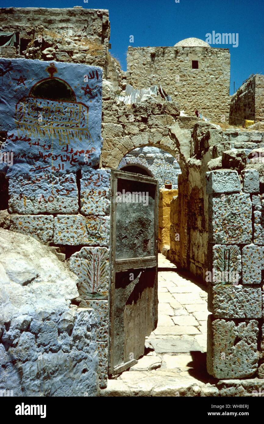 Vieille ville , Old Modern Quartier : porte des décorations pour un homme est revenu de hadj à La Mecque, Jérusalem, Israël Banque D'Images