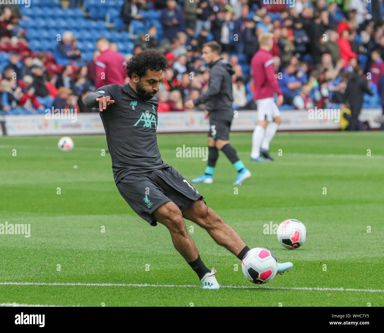 31 août 2019, Turf Moor, Burnley, Angleterre ; football Premier League, Burnley vs Liverpool : Mohamed Salah (11) de Liverpool en préchauffage Crédit : Mark Cosgrove/News Images images Ligue de football anglais sont soumis à licence DataCo Banque D'Images