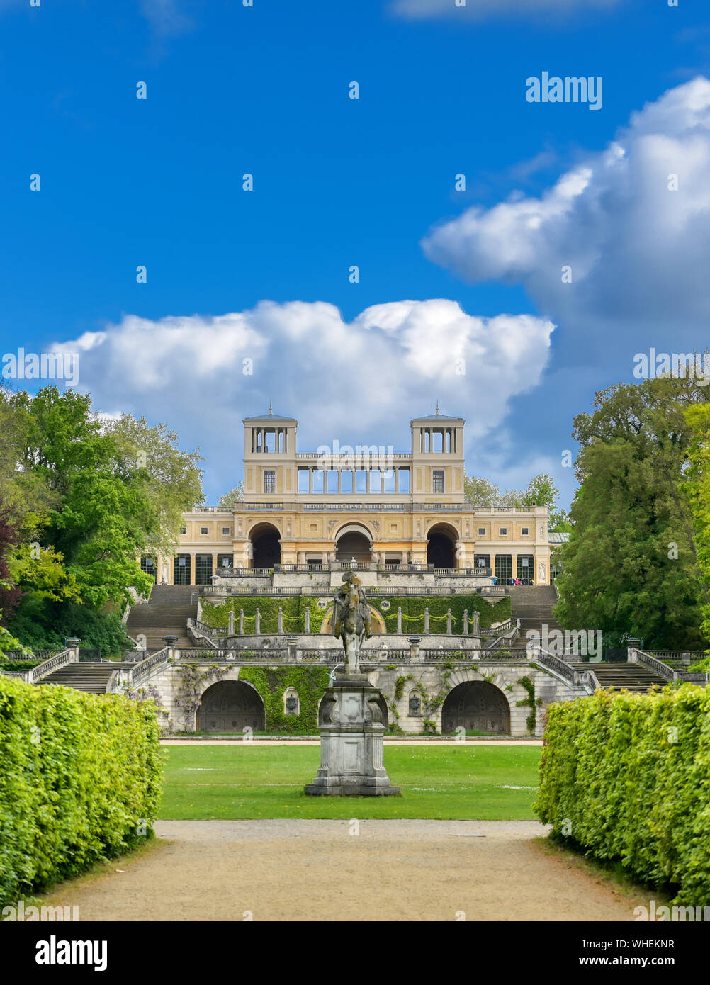 Le château de l'Orangerie à Sanssouci Park situé à Potsdam, en Allemagne. Banque D'Images