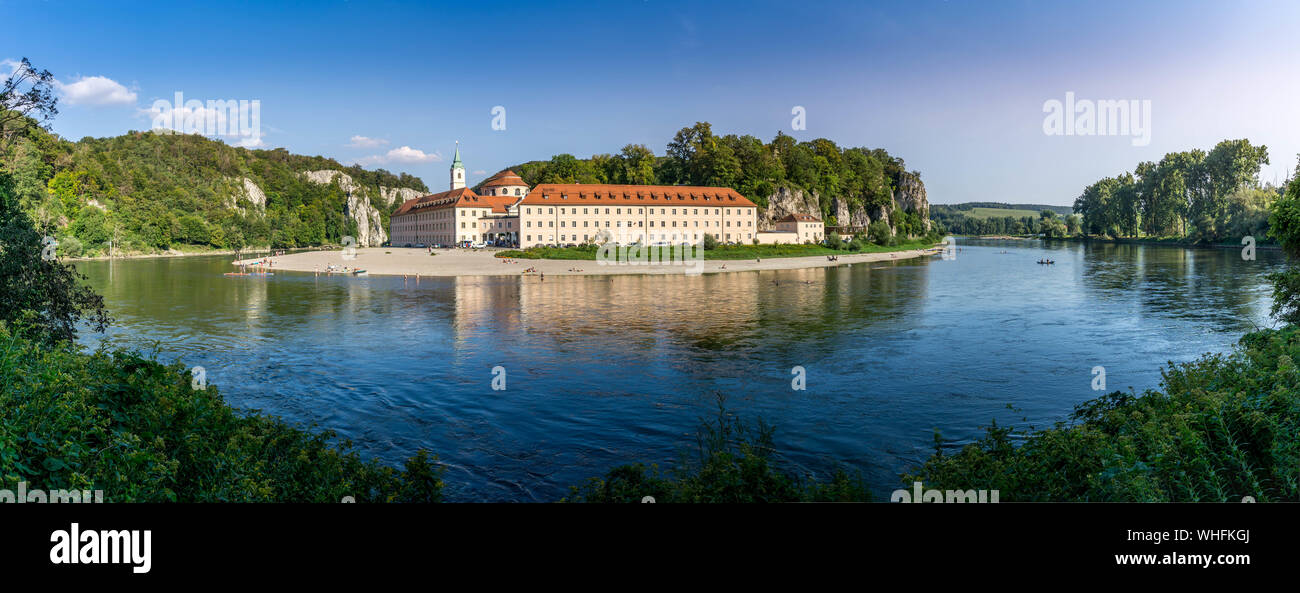 Vue panoramique sur l'abbaye de Weltenbourg. Ce monument est un monastère bénédictin de Weltenbourg Kelheim sur le Danube, en Bavière, Allemagne. Banque D'Images