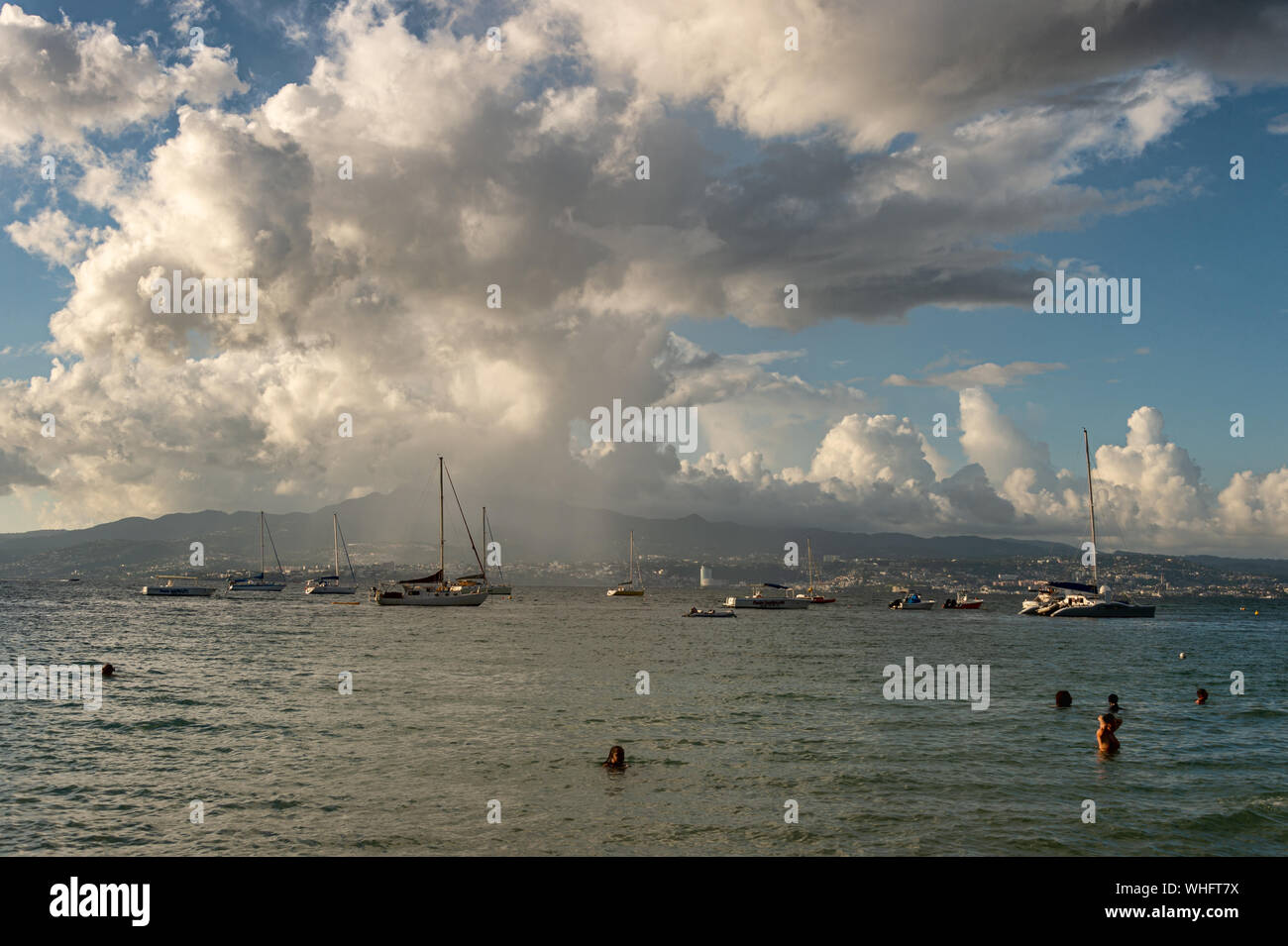Anse-à-l'Âne, Martinique, FR - 20 août 2019 : fortes pluies plus Fort-De-France et de la Montagne Pelée. Banque D'Images