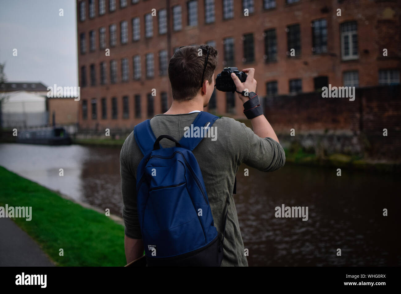 L'homme de prendre une photos Banque D'Images