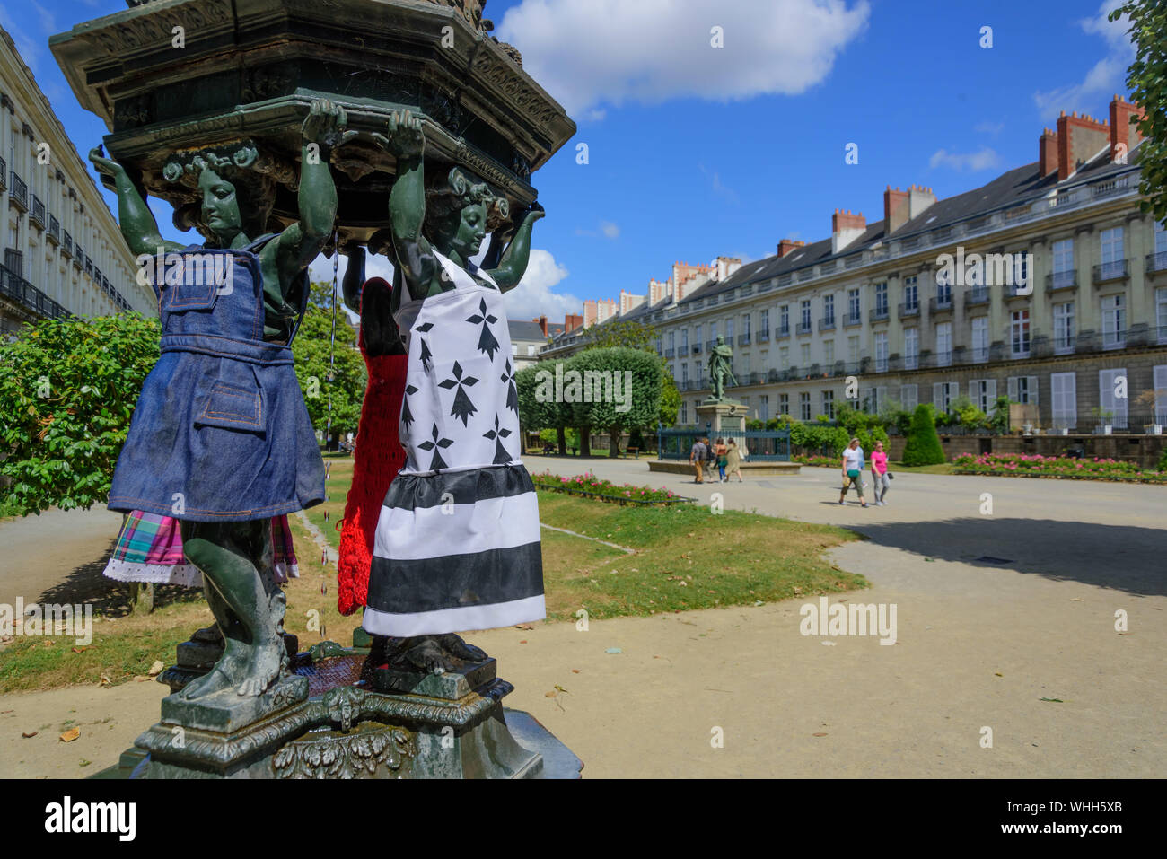 Wallace-Brunnen Brunnenfiguren, Nantes, mit lustiger Bekleidung- Nantes, Wallace-Fountain Banque D'Images