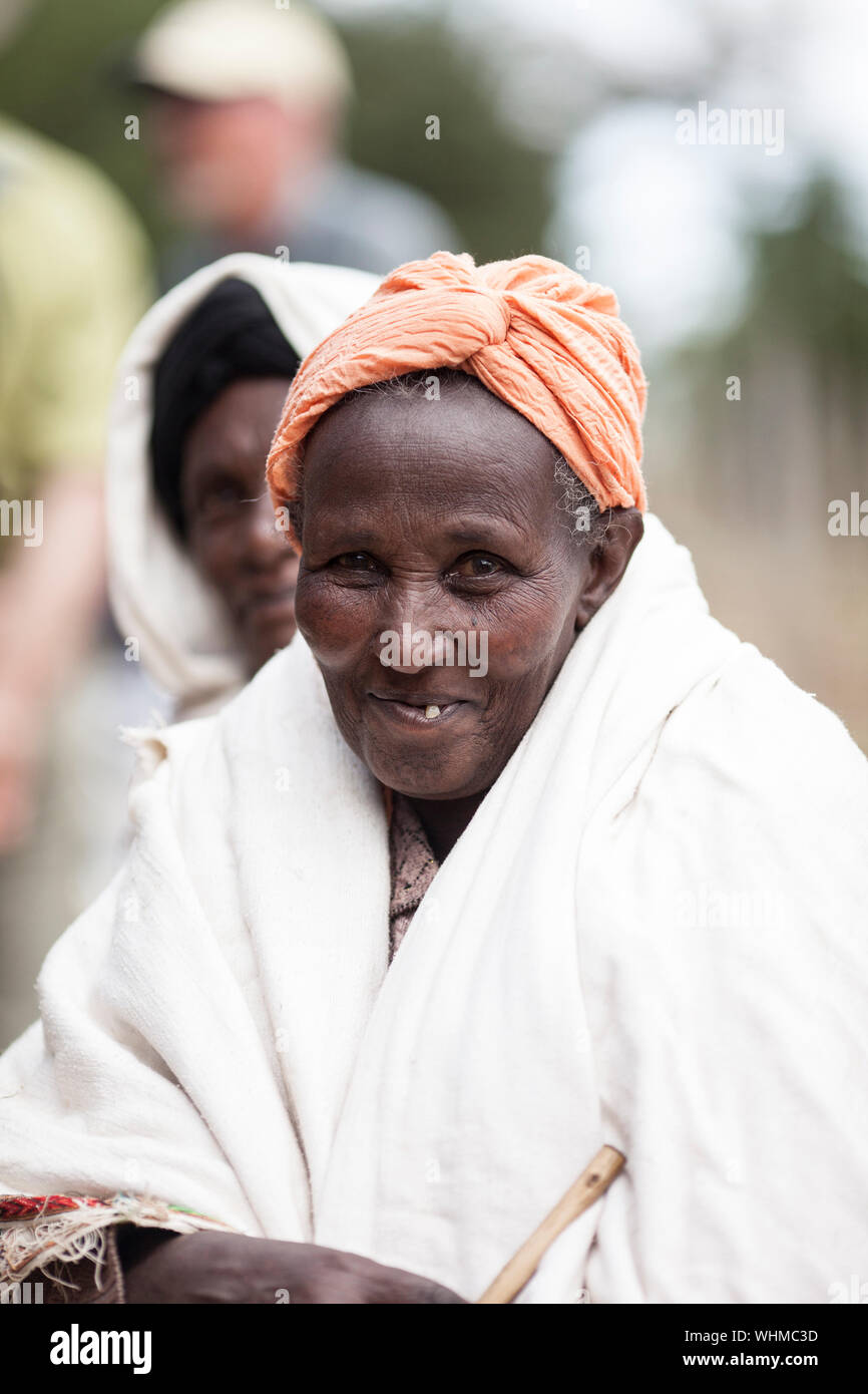 L'Oromia, en Éthiopie - 3 novembre, 2014 : Portrait d'une femme non identifiée dans l'Oromo Highlands de l'ouest de l'Ethiopie. Banque D'Images