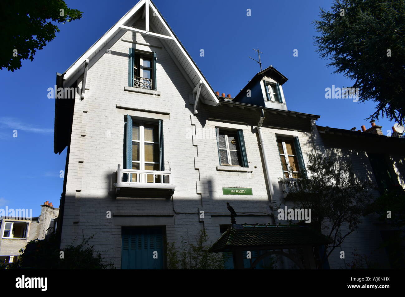 Maison de style anglais à la célèbre Villa Léandre situé à Montmartre. Paris, France. 12 août, 2019. Banque D'Images