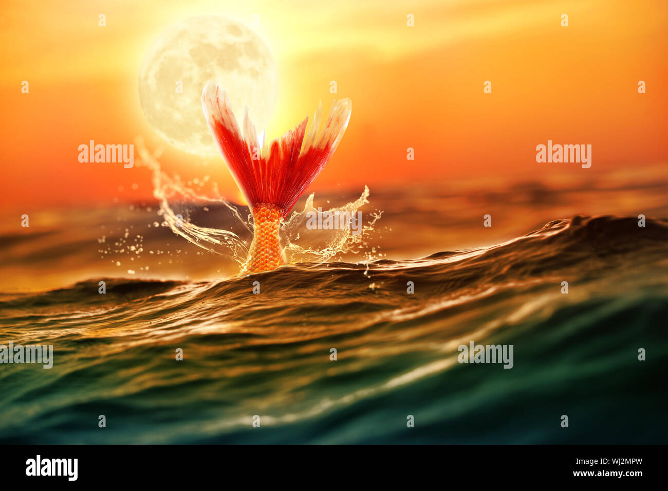 Sirène mythique plongée dans l'océan profond. Scène de nuit avec la pleine lune. Banque D'Images