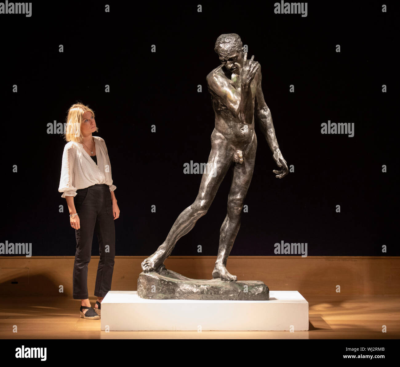 Bonhams, New Bond Street, London, UK. 3 septembre 2019. Un groupe exceptionnel de bronzes d'Auguste Rodin à partir de la collection de Sir Warwick et Dame Fairfax, l'une des familles les plus en vue de l'Australie, sur l'avis avant la vente le 10 octobre. Image : Monument de pierre de Wissant. L'un des Bourgeois de Calais : Ètude de nu monumentale pour Pierre de Wissant, assis dans le grand hall d'entrée de l'accueil de Fairfax, Fairwater. Estimation : € 400,000-600,000. Credit : Malcolm Park/Alamy Live News. Banque D'Images