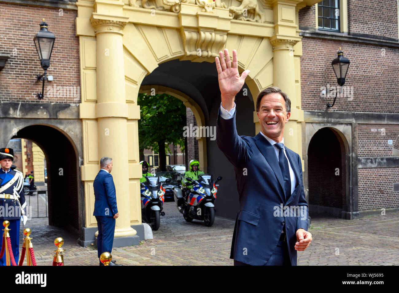 La Haye, Pays-Bas 3 Septembre 2019 - Le Premier ministre Mark Rutte recevra le Premier Ministre grec Kyriákos Mitsotákis pour une introduction à la Ministère des affaires générales. Les deux chefs de gouvernement d'abord répondre à la Torentje, suivie d'une réunion de la délégation plus large au cours d'un déjeuner de travail à la Statenzaal. L'ordre du jour comprend des relations bilatérales entre la Grèce et les Pays-Bas, le programme de réforme du nouveau gouvernement grec, la migration et l'actualité sur l'agenda européen. Après qu'ils ont de la conférence de presse. Banque D'Images