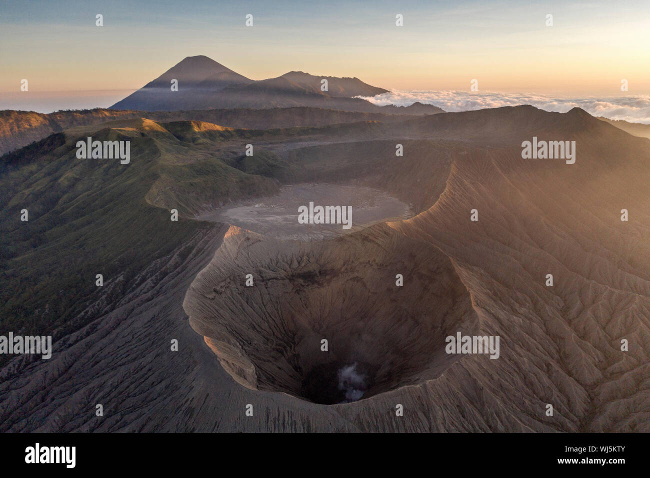 Le Mont Bromo volcan dans le parc national dans l'Est de Java, Indonésie Banque D'Images