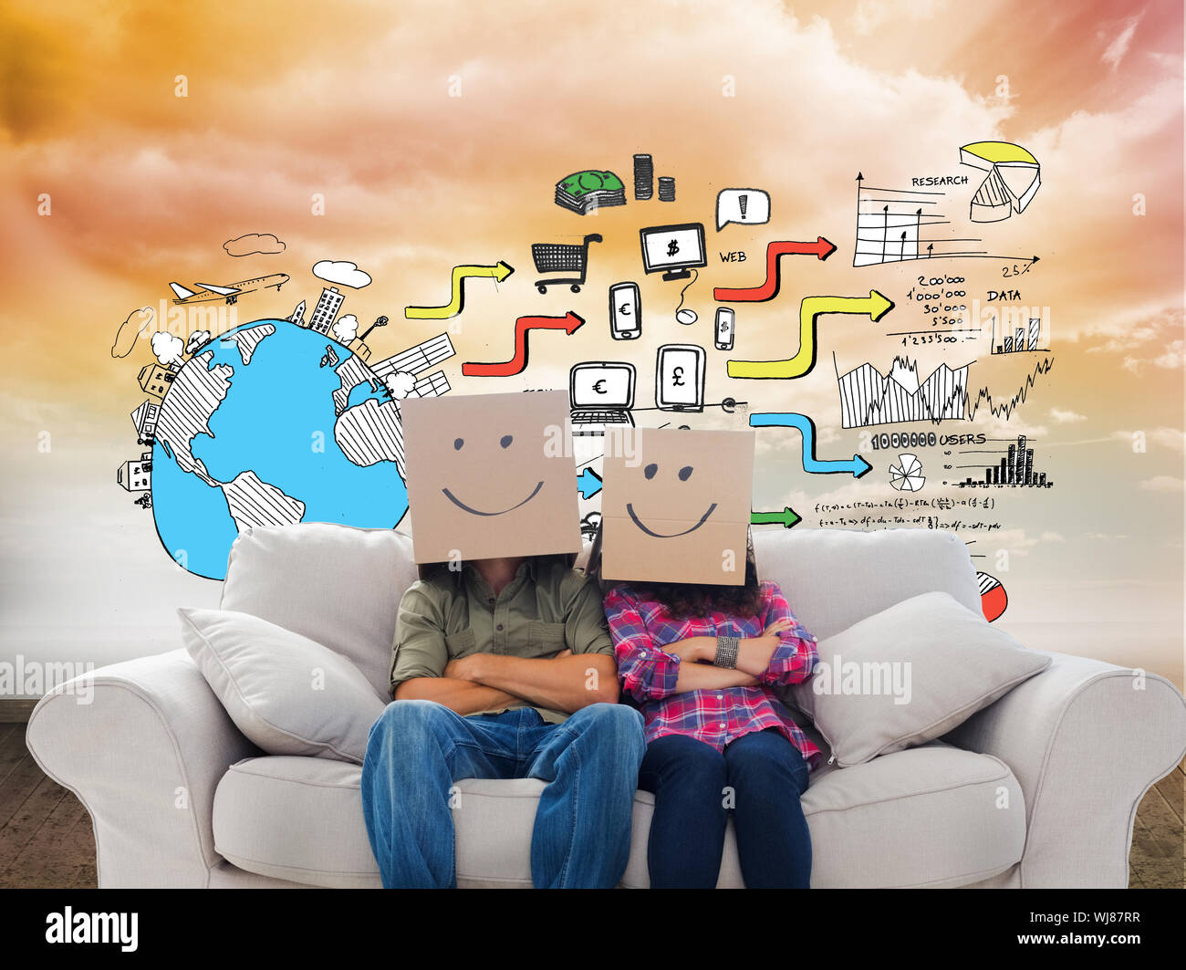 Image composite de silly employés avec bras croisés portant sur leurs têtes des boîtes avec des smileys sur un canapé Banque D'Images