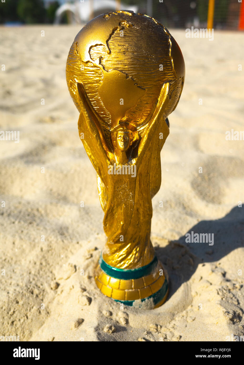 Le 30 mai 2019. Doha, Qatar. Trophée de la Coupe du Monde de la FIFA sur le sable. Coupe du Monde FIFA 2022 se tiendra au Qatar. Banque D'Images