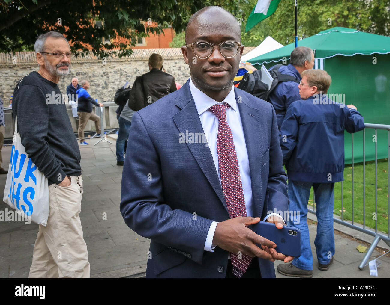 Westminster, London, UK. 06Th Sep 2019. Sam Gyimah, député conservateur d'East Surrey, ancien ministre d'État à l'éducation, de la recherche et de la science. Les politiciens sont interviewés dans et autour de College Green media "village" à Westminster le jour où le Parlement sera de retour de vacances. Credit : Imageplotter/Alamy Live News Crédit : Imageplotter/Alamy Live News Banque D'Images