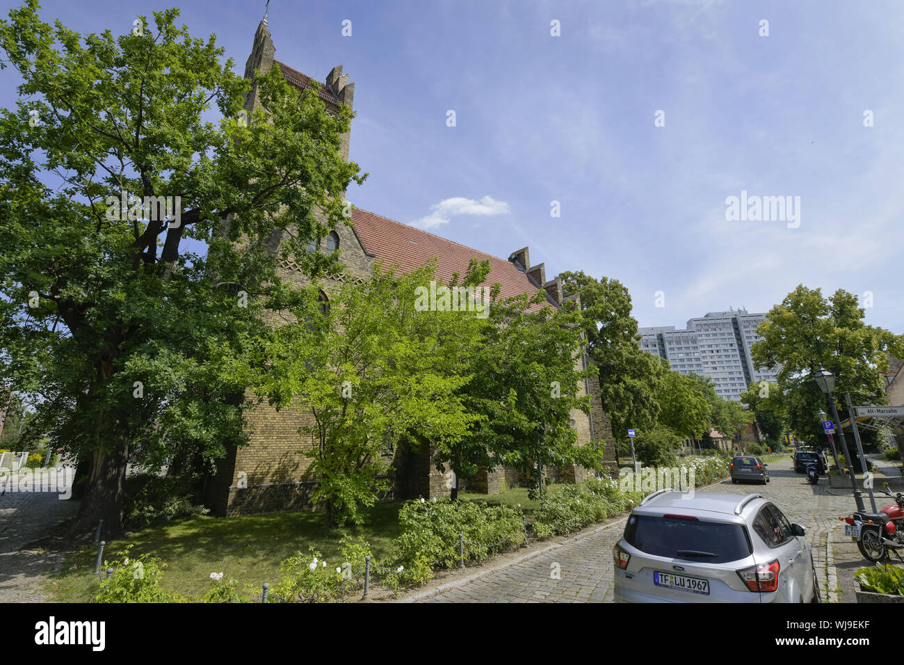 Altmarzahn, Alt-Marzahn, meadow, architecture, Berlin, Allemagne, village, village, village meadow village, église, village, église, la construction de l'église Banque D'Images