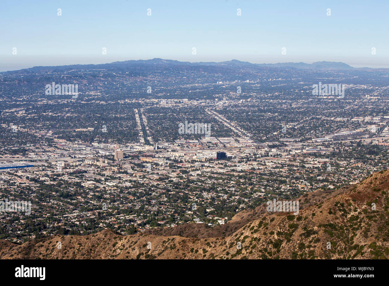 Vue Montagne de Burbank, Los Angeles, la vallée de San Fernando et les montagnes de Santa Monica en Californie du Sud. Banque D'Images