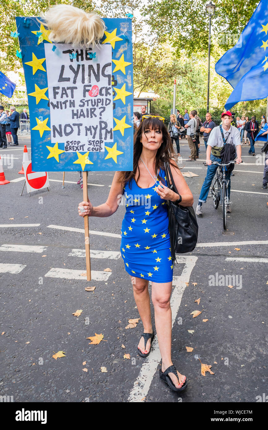 Londres, Royaume-Uni. 06Th Sep 2019. SODEM, pro UE, manifestants, dirigée par Steve Bray, continuer à faire valoir leur point de vue, en dehors de la Downing Street et les chambres du Parlement que MP's retour après leurs vacances d'été. Crédit : Guy Bell/Alamy Live News Banque D'Images