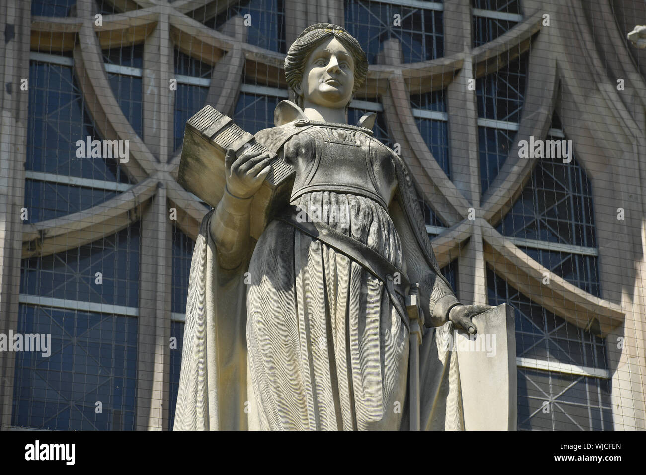 Tribunal de District, Cour de district de mariage, voir, à l'extérieur, à l'extérieur, à l'extérieur vue, vue extérieure, Berlin, bien place, l'Allemagne, figure, femme, women's fig Banque D'Images