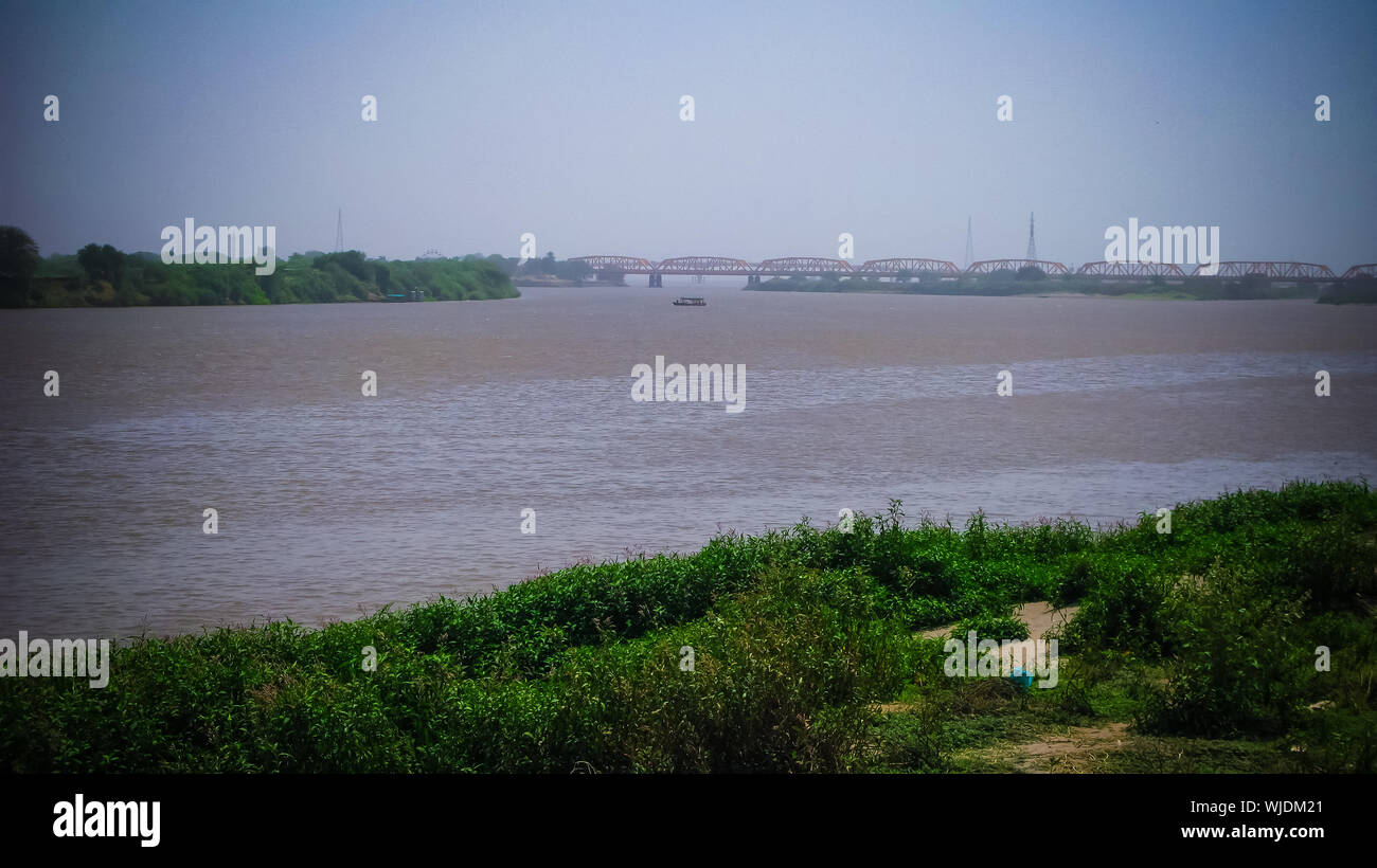 Vue panoramique de l'antenne de Khartoum, Omdurman, pont du Nil blanc et de confluence des Niles bleu et blanc au Soudan Banque D'Images