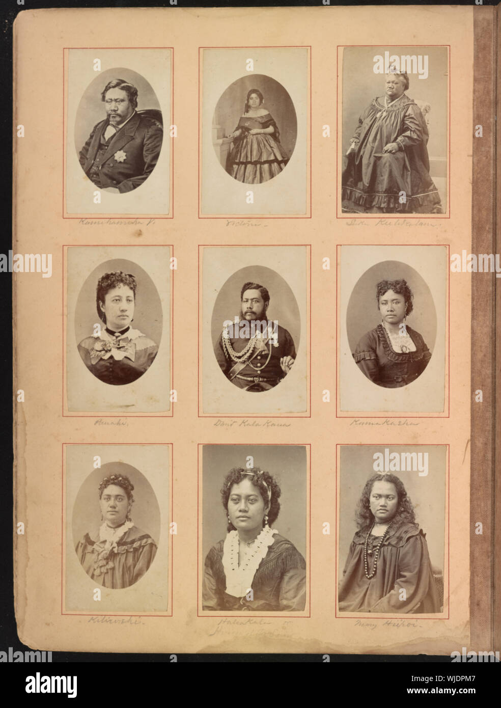 Hawaii album, p. 4, des portraits de la famille royale hawaïenne et d'autres Banque D'Images